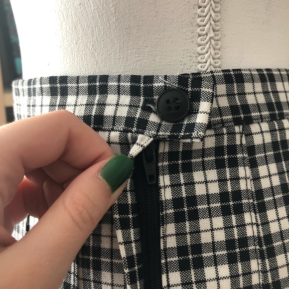 Black and White Plaid Pleated Tennis Skirt - Picture 5 of 6